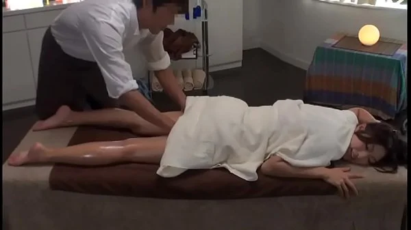 Busty japanese MILF Reiko Kobayakawa got pounded after massage